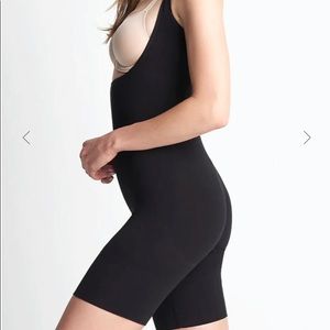 NWT Yummie Cooling FX® Wear Your Own Bra Shaping Singlet Bodysuit